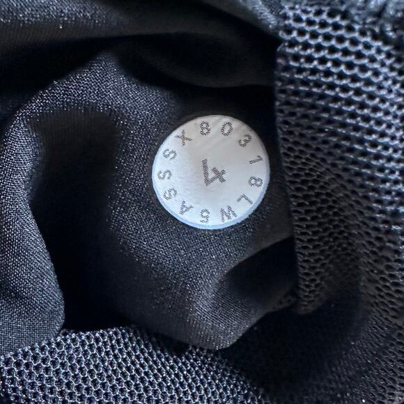 Lululemon On The Fly Pant Heathered Black Women's Sz 4 Excellent Used Condition - Picture 7 of 10